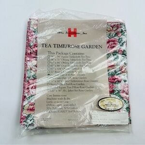 Home Innovations Four Rose Garden Floral Cloth Napkins